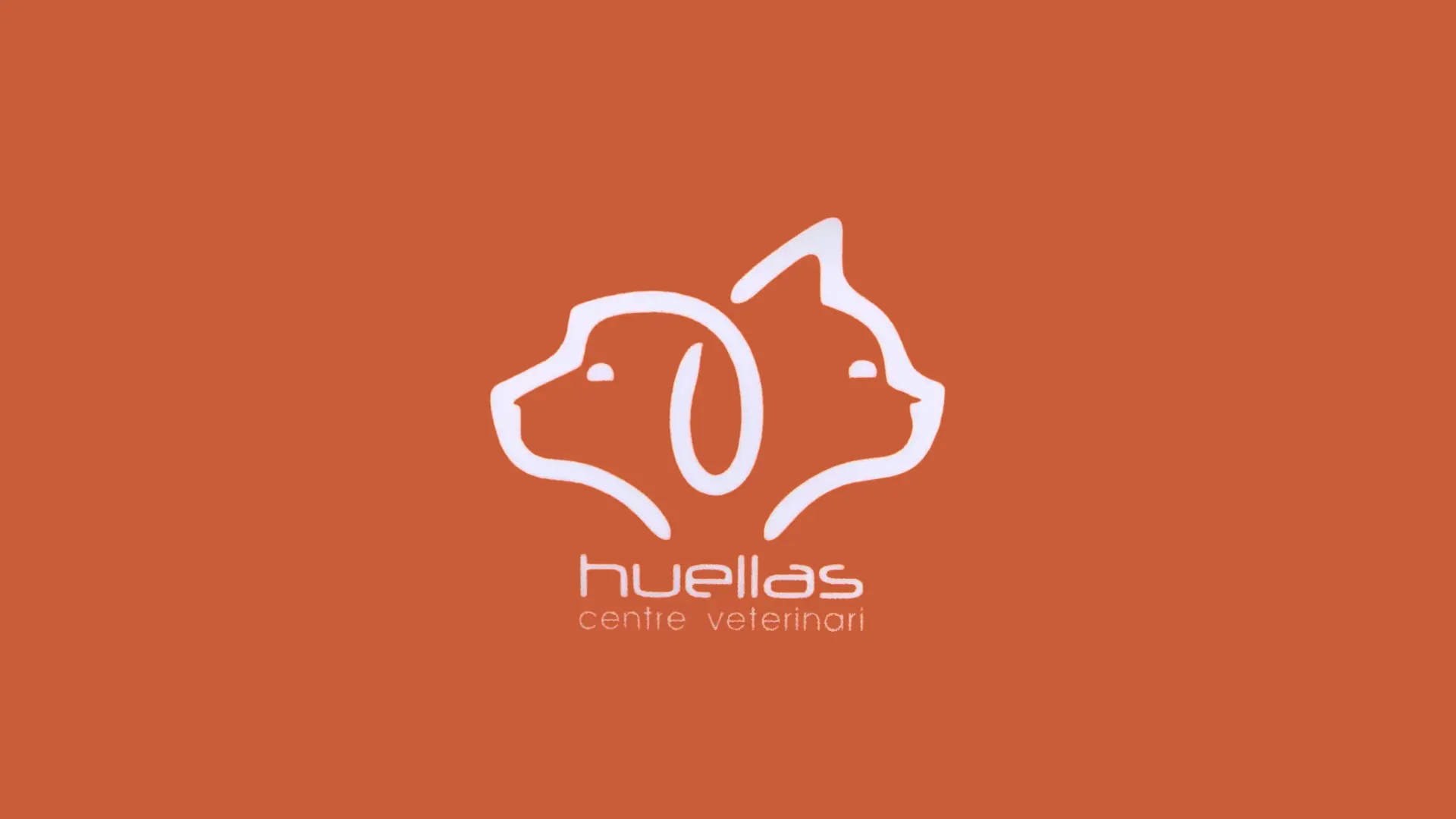 ADRIANA - CENTRE VETERINARI HUELLAS